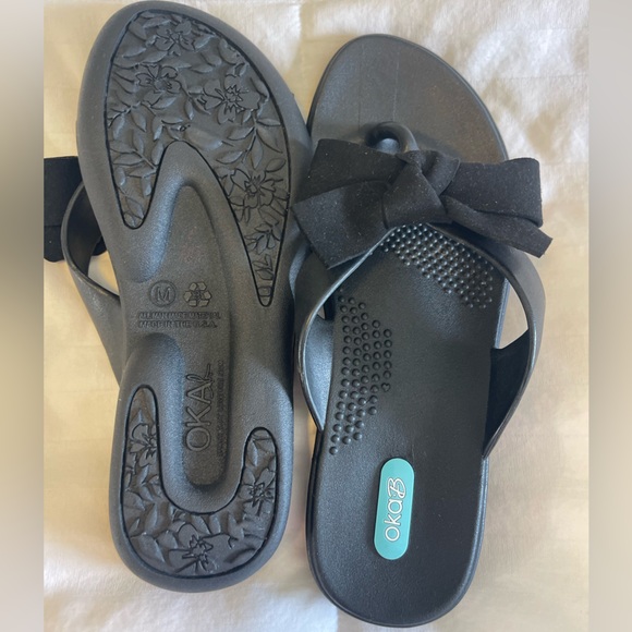Oka-B Women's Kira Bow Flip Flops - Picture 4 of 8